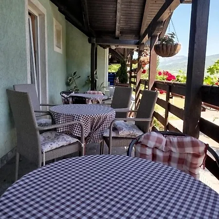 Privatan Smestaj Velic