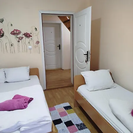 Privatan Smestaj Velic