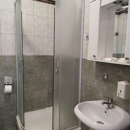 Privatan Smestaj Velic